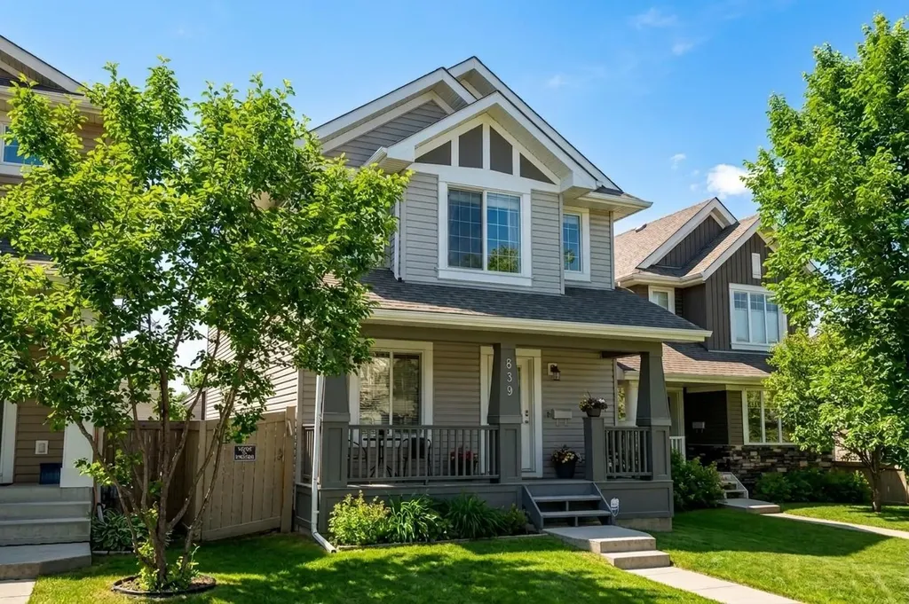 839 37 Avenue Edmonton AB T6T 1A1