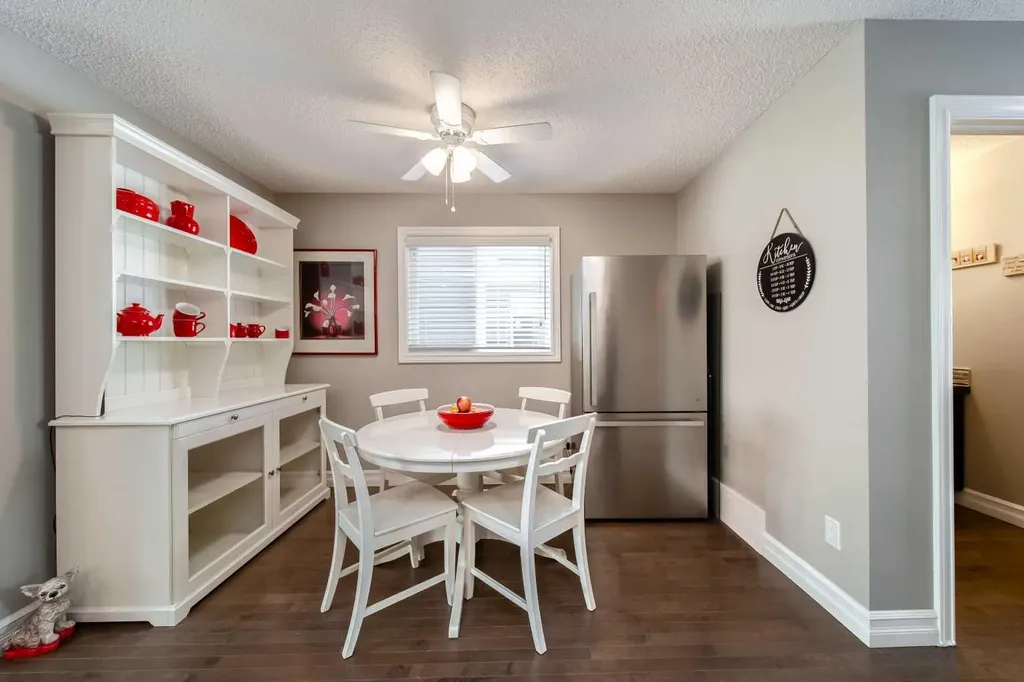 839 37 Avenue Edmonton AB T6T 1A1