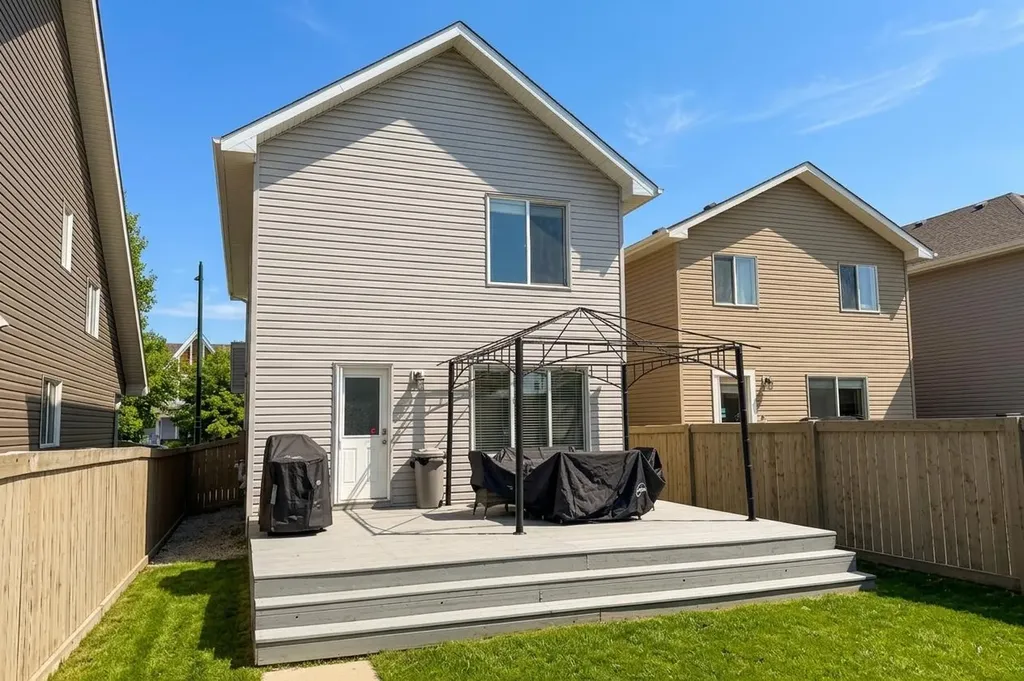 839 37 Avenue Edmonton AB T6T 1A1