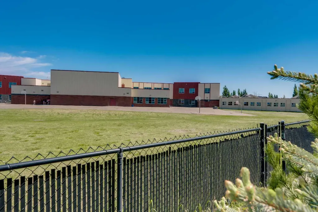 143 Cranfield Circle SE Calgary AB T3M 1H1