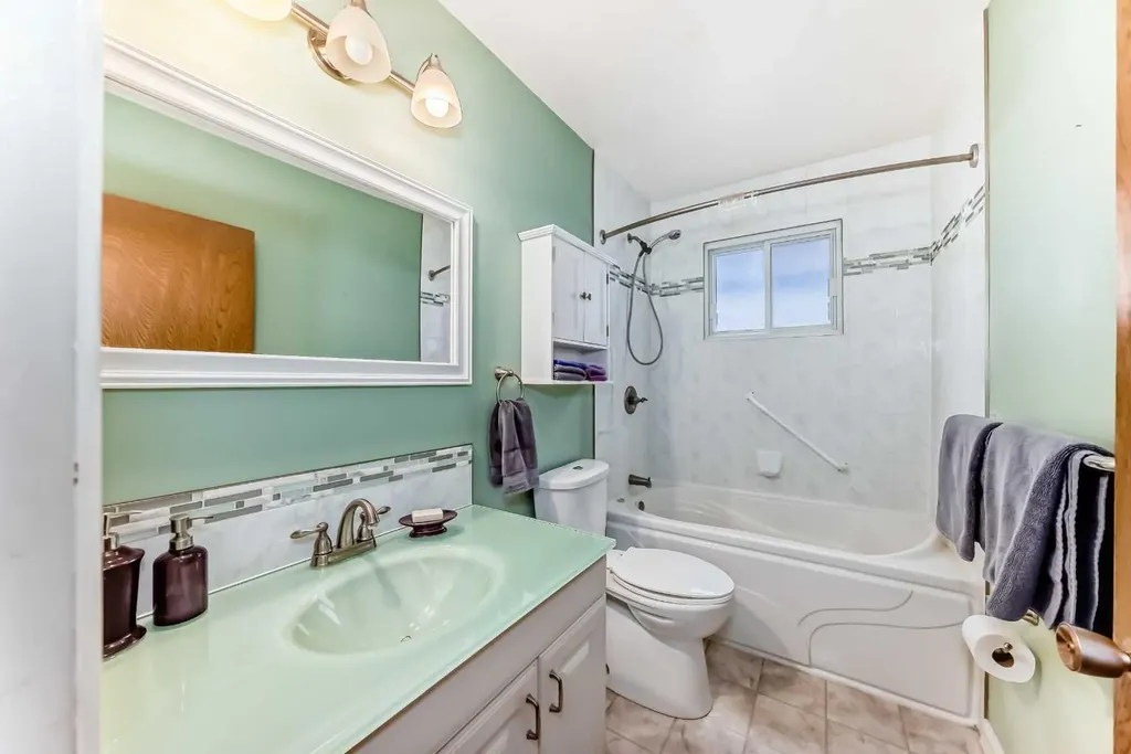 301 Whitney Crescent SE Calgary AB T2J 1E7