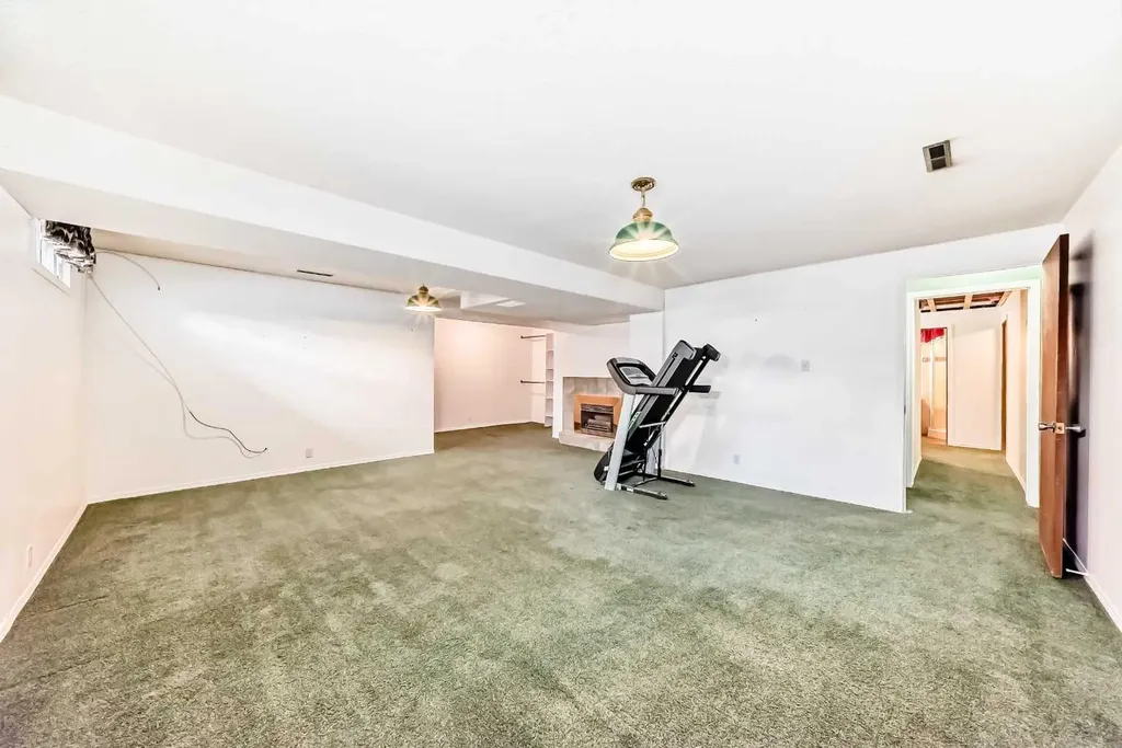 301 Whitney Crescent SE Calgary AB T2J 1E7