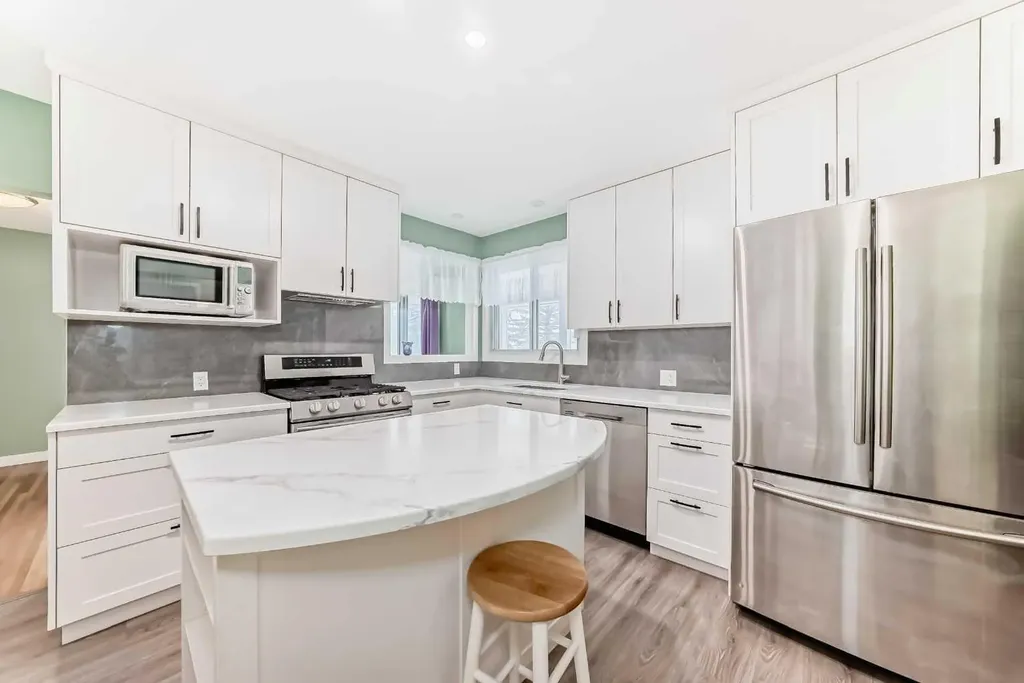 301 Whitney Crescent SE Calgary AB T2J 1E7
