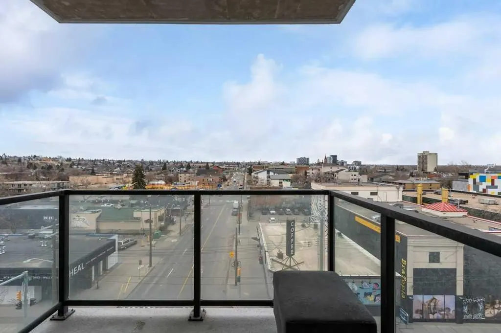 123 4 Street NE Calgary AB T2E 8K3