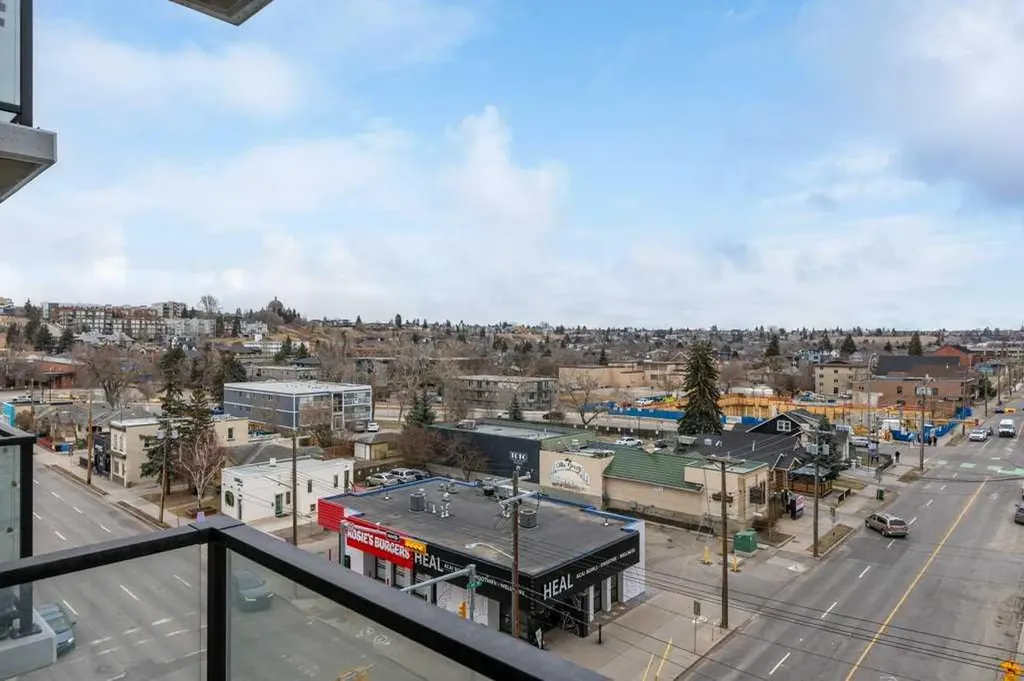 123 4 Street NE Calgary AB T2E 8K3
