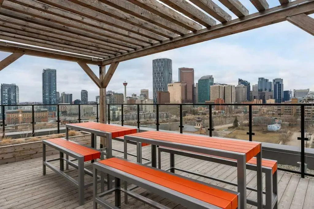 123 4 Street NE Calgary AB T2E 8K3