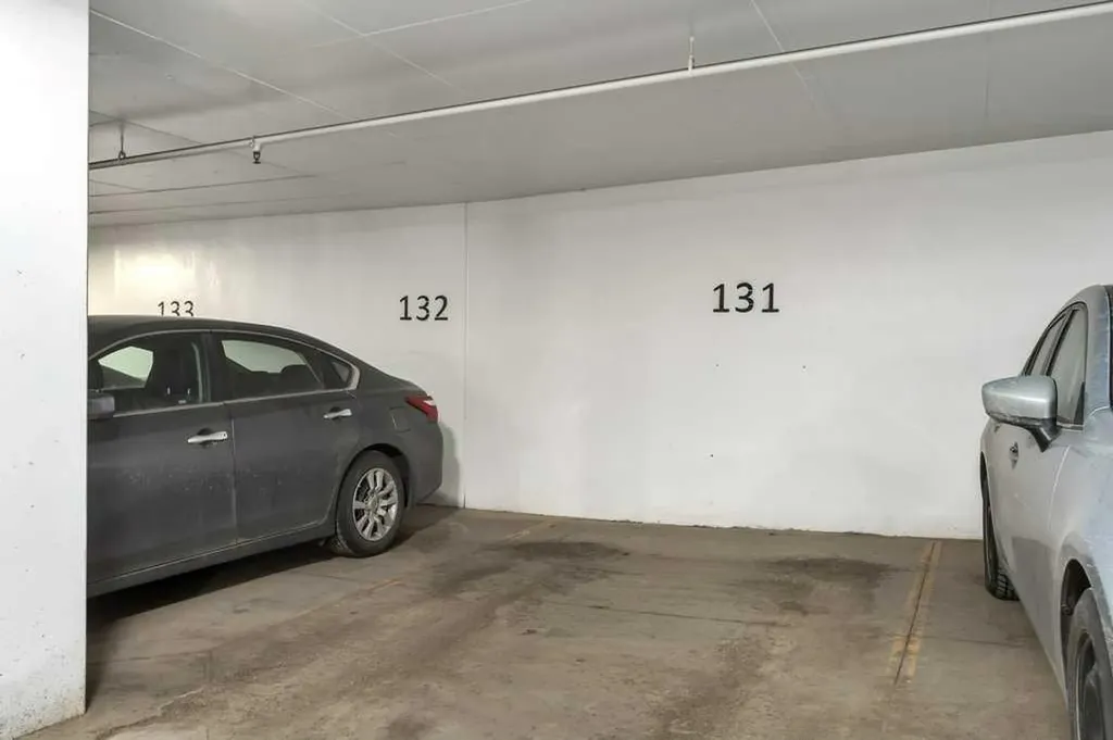 123 4 Street NE Calgary AB T2E 8K3