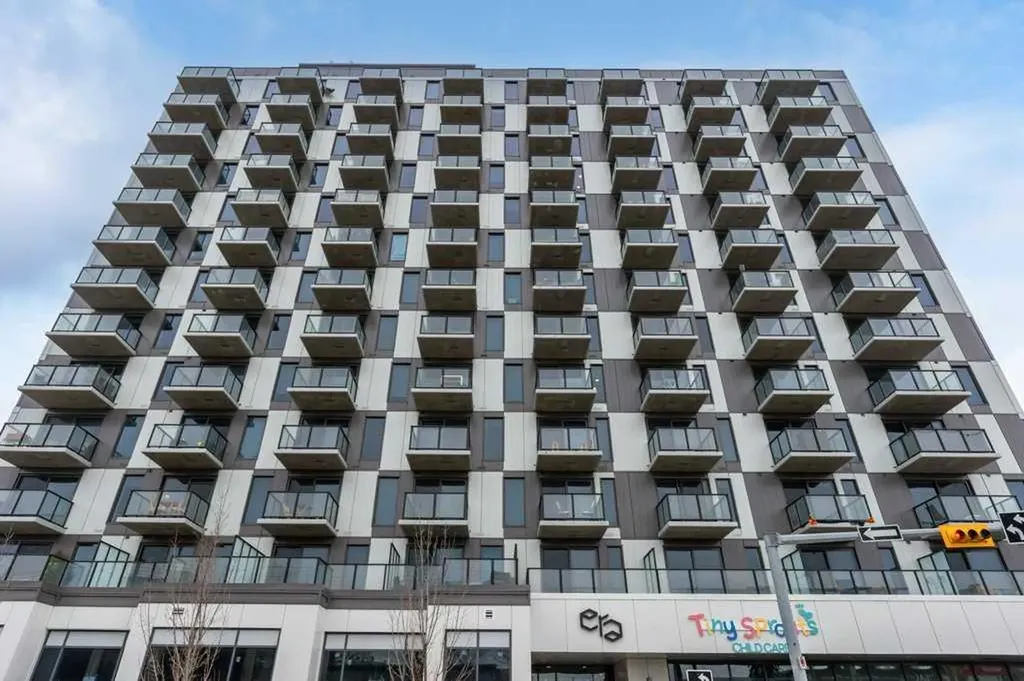 123 4 Street NE Calgary AB T2E 8K3