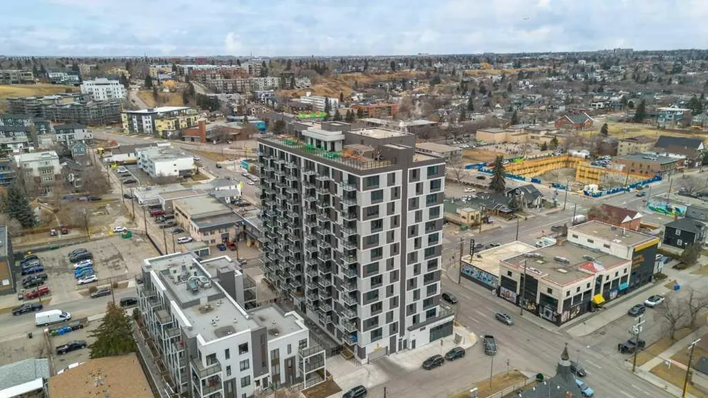123 4 Street NE Calgary AB T2E 8K3
