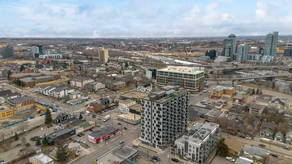 123 4 Street NE Calgary AB T2E 8K3