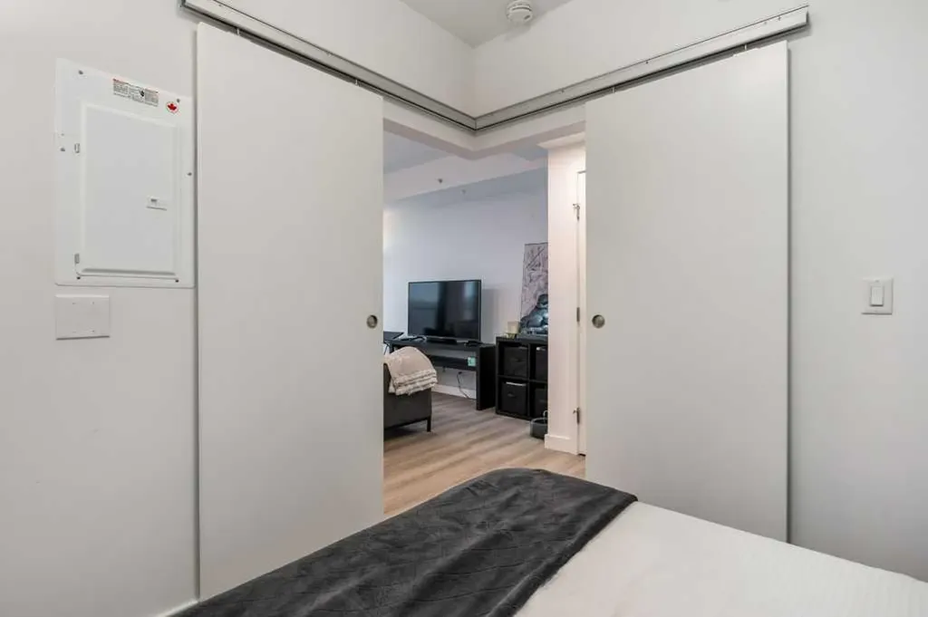 123 4 Street NE Calgary AB T2E 8K3
