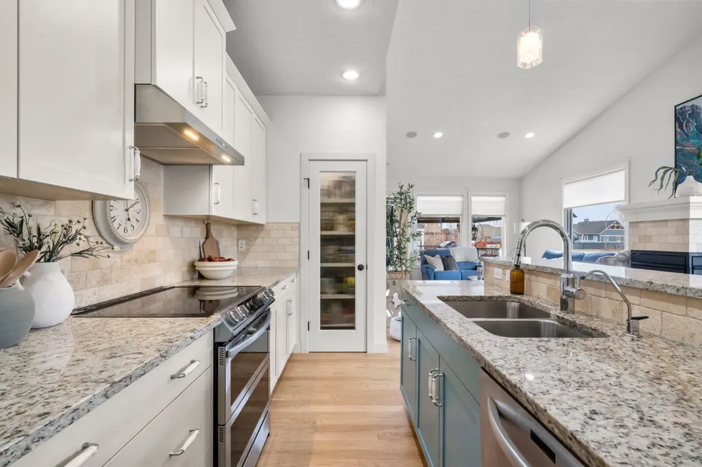 561 Boulder Creek Green SE Langdon AB T0J 1Z3