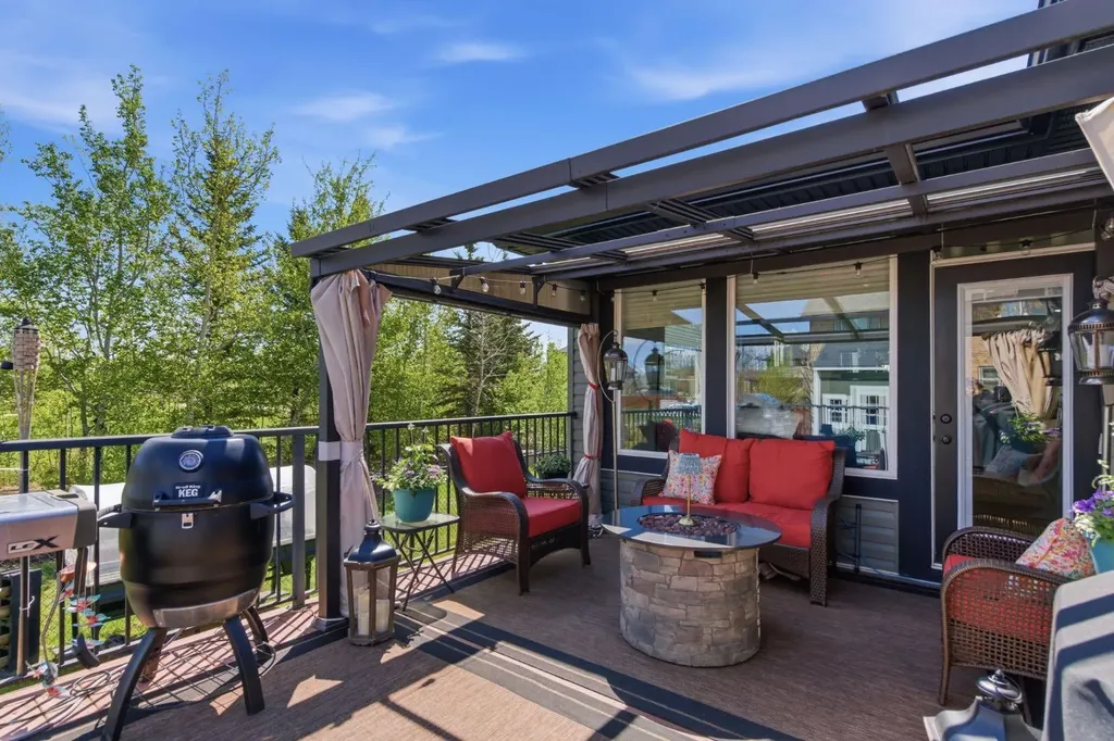 561 Boulder Creek Green SE Langdon AB T0J 1Z3