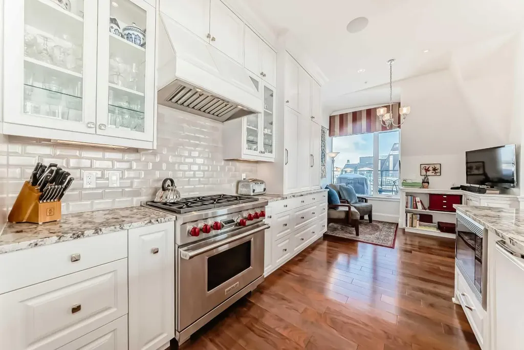 211 Quarry Way SE Calgary AB T2C 5M7