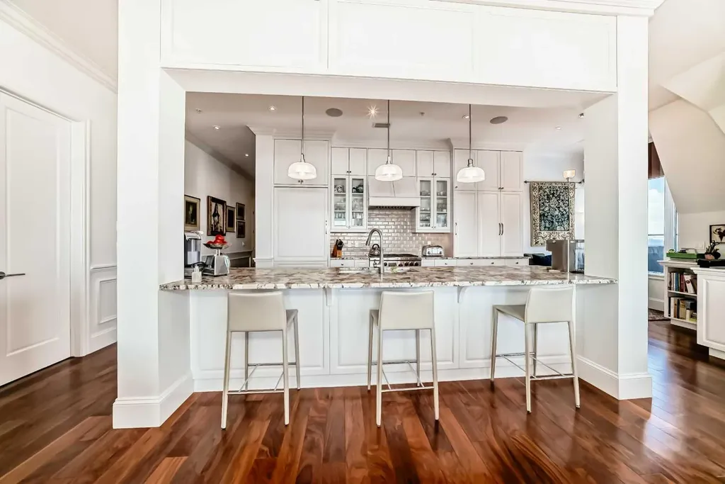 211 Quarry Way SE Calgary AB T2C 5M7