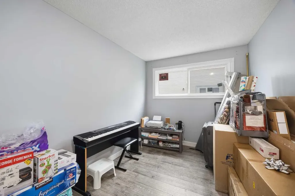 23 Edgedale Road NW Calgary AB T3A 2P6