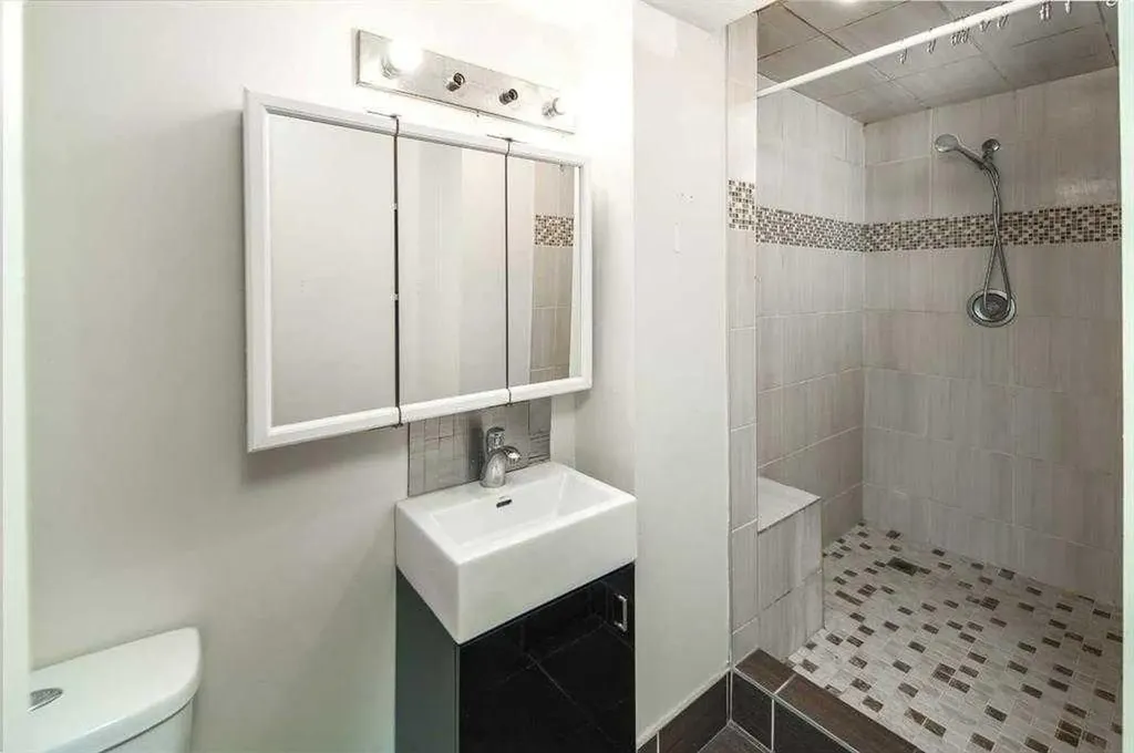 23 Edgedale Road NW Calgary AB T3A 2P6