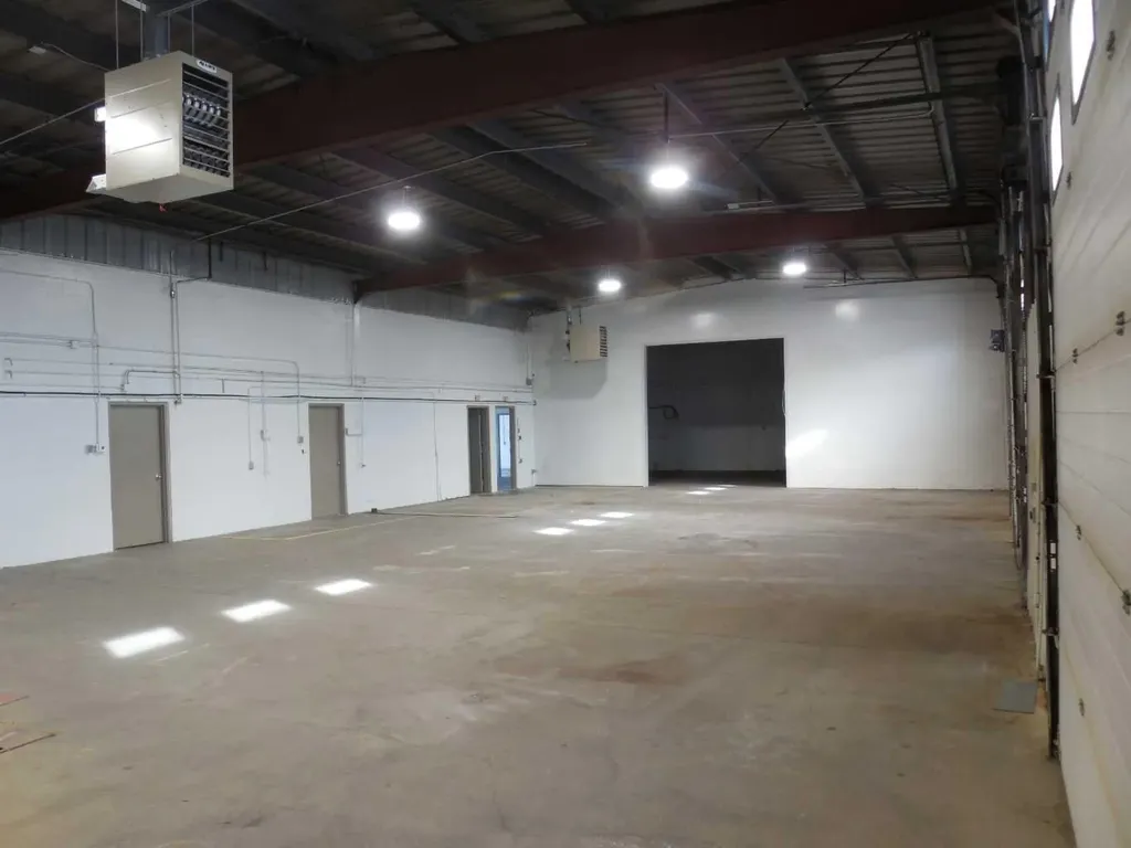 11037/43 92 Avenue Grande Prairie AB T8V 3J3