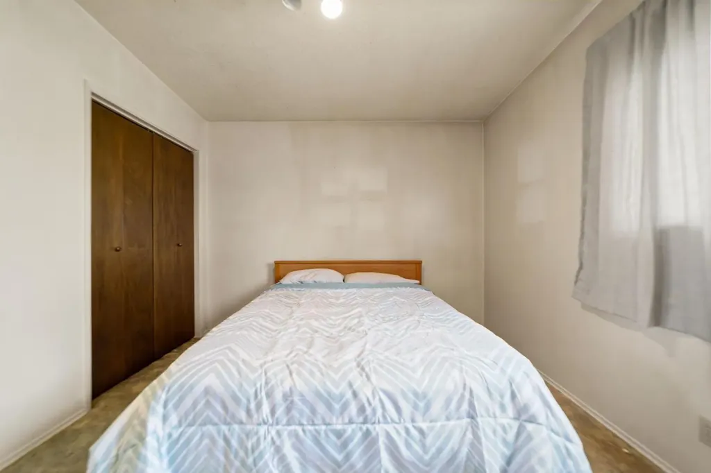 6614 44b Avenue Camrose AB T4V 2V5