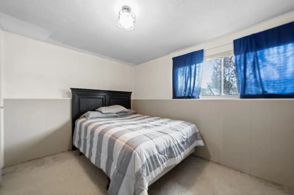 6614 44b Avenue Camrose AB T4V 2V5