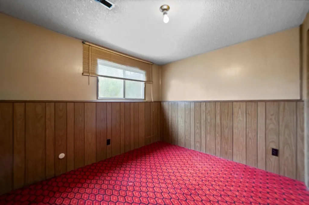 6614 44b Avenue Camrose AB T4V 2V5