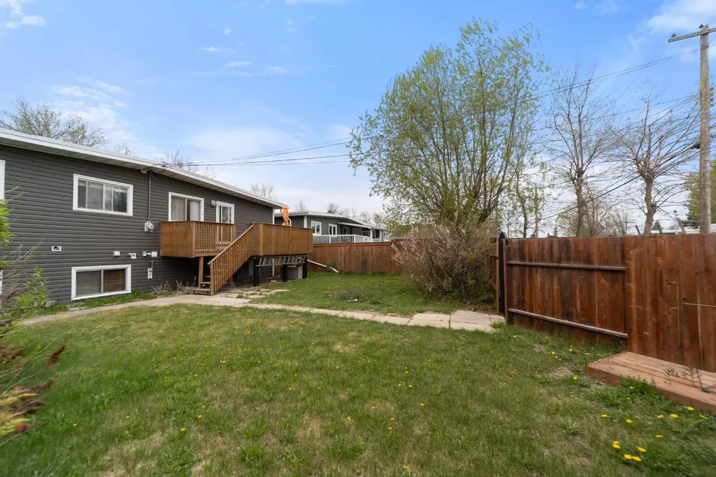 6614 44b Avenue Camrose AB T4V 2V5
