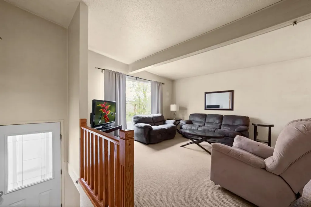 6614 44b Avenue Camrose AB T4V 2V5