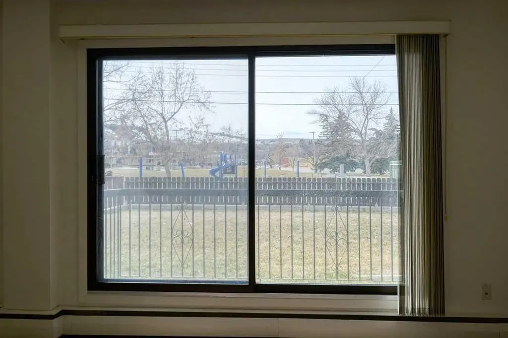 4323 75 Street NW Calgary AB T3B 2M7
