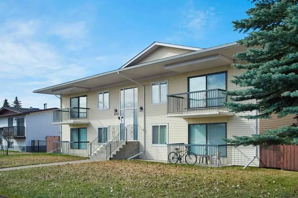 4323 75 Street NW Calgary AB T3B 2M7