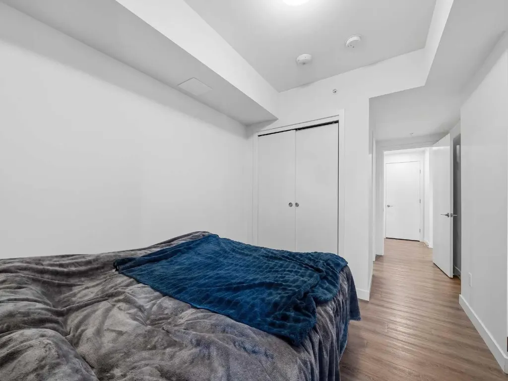 730 2 Avenue SW Calgary AB T2P 1R8