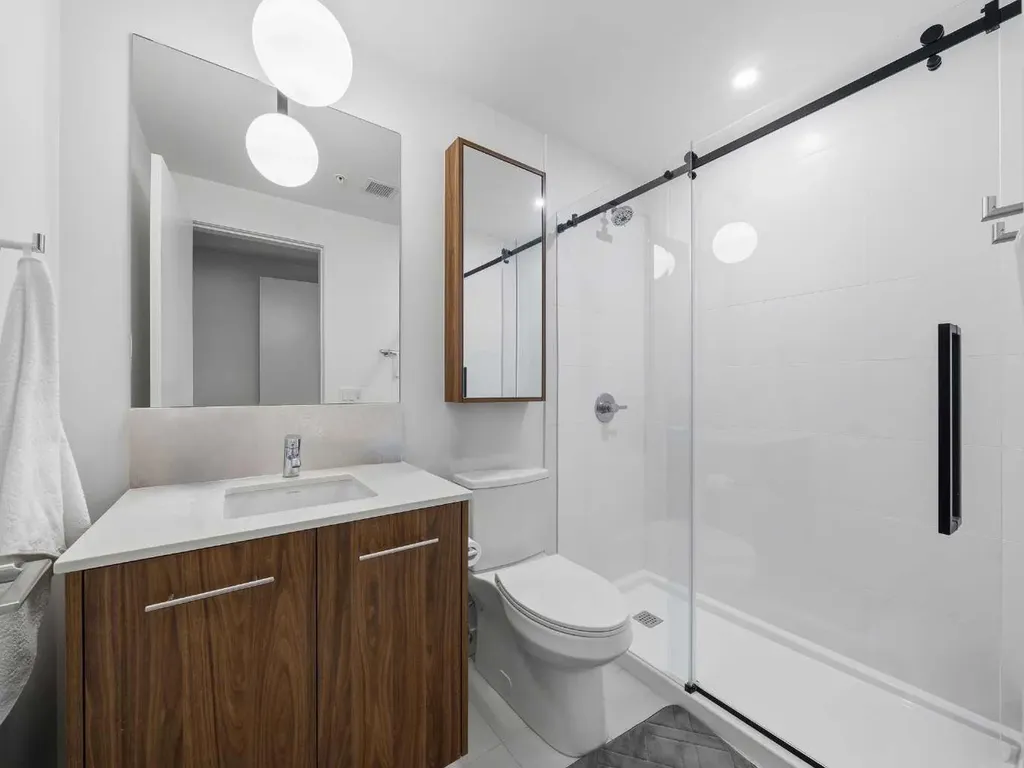 730 2 Avenue SW Calgary AB T2P 1R8