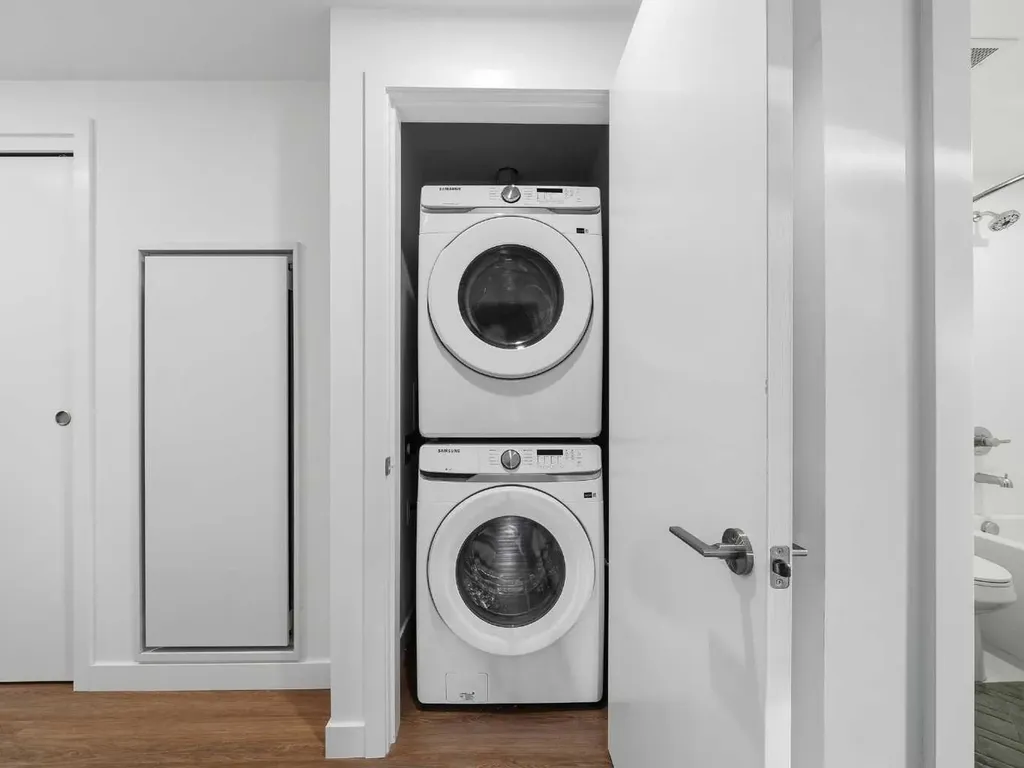 730 2 Avenue SW Calgary AB T2P 1R8