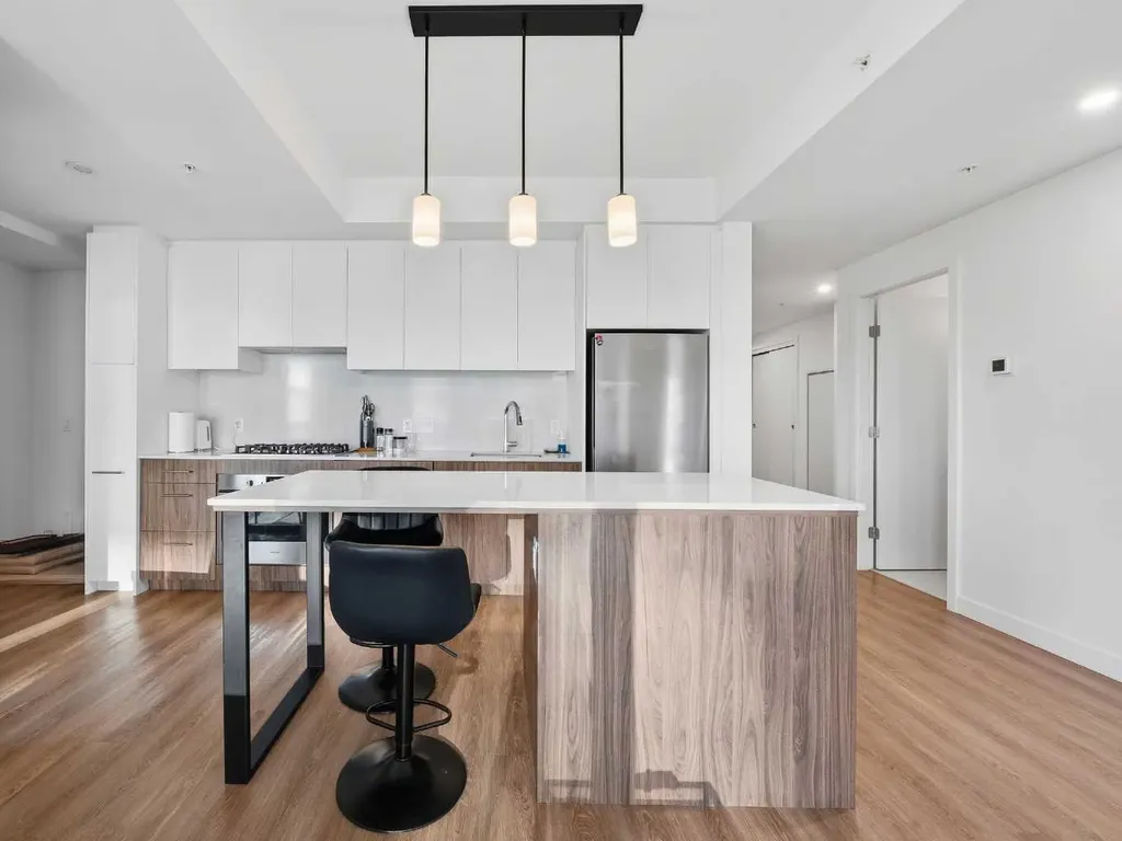 730 2 Avenue SW Calgary AB T2P 1R8