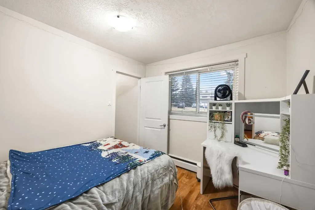 3103 Blakiston Drive NW Calgary AB T2L 1L7