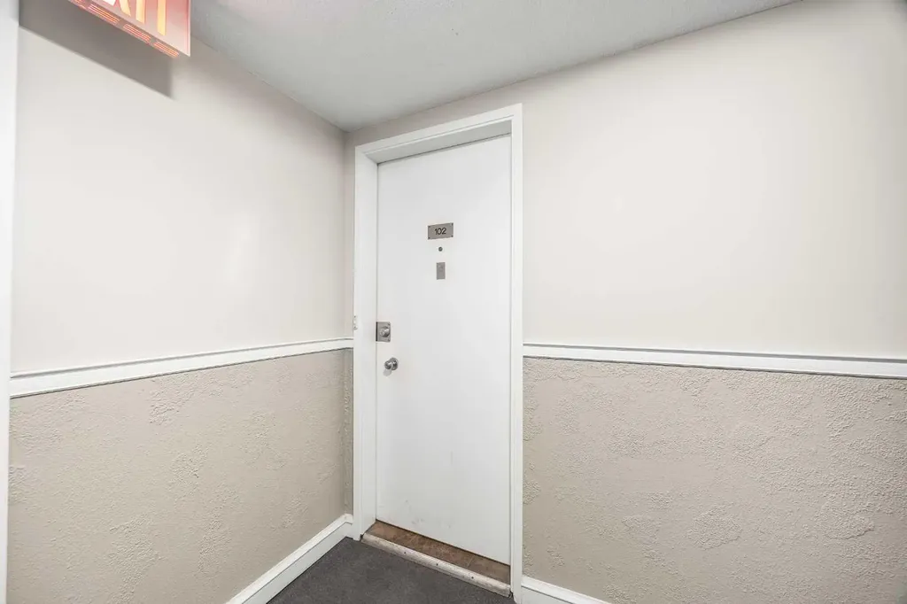 3103 Blakiston Drive NW Calgary AB T2L 1L7