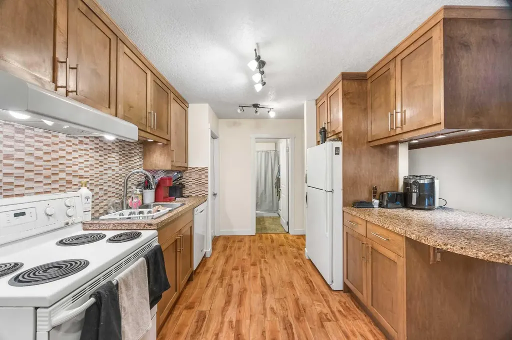 3103 Blakiston Drive NW Calgary AB T2L 1L7