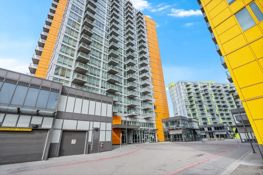 3830 Brentwood Road NW Calgary AB T2L 2J9