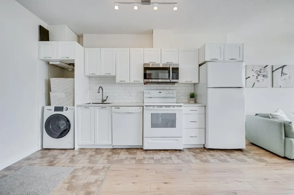 3830 Brentwood Road NW Calgary AB T2L 2J9