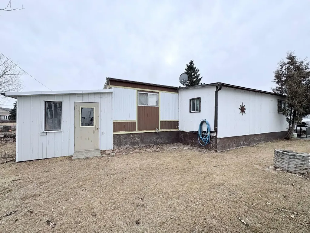 #4 1 Street E Oyen AB T0J2J0