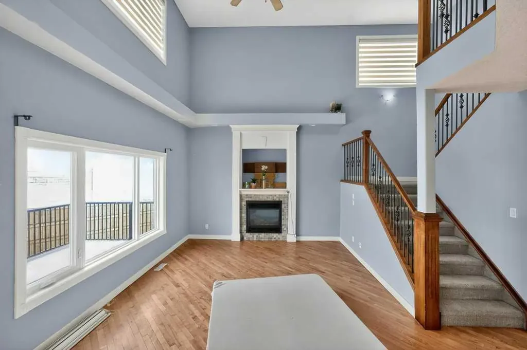 171 East Lakeview Court E Chestermere AB T1X1W2