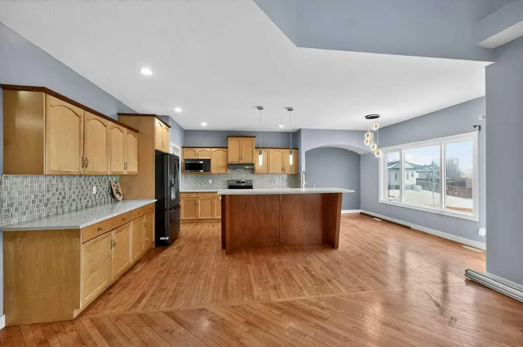 171 East Lakeview Court E Chestermere AB T1X1W2