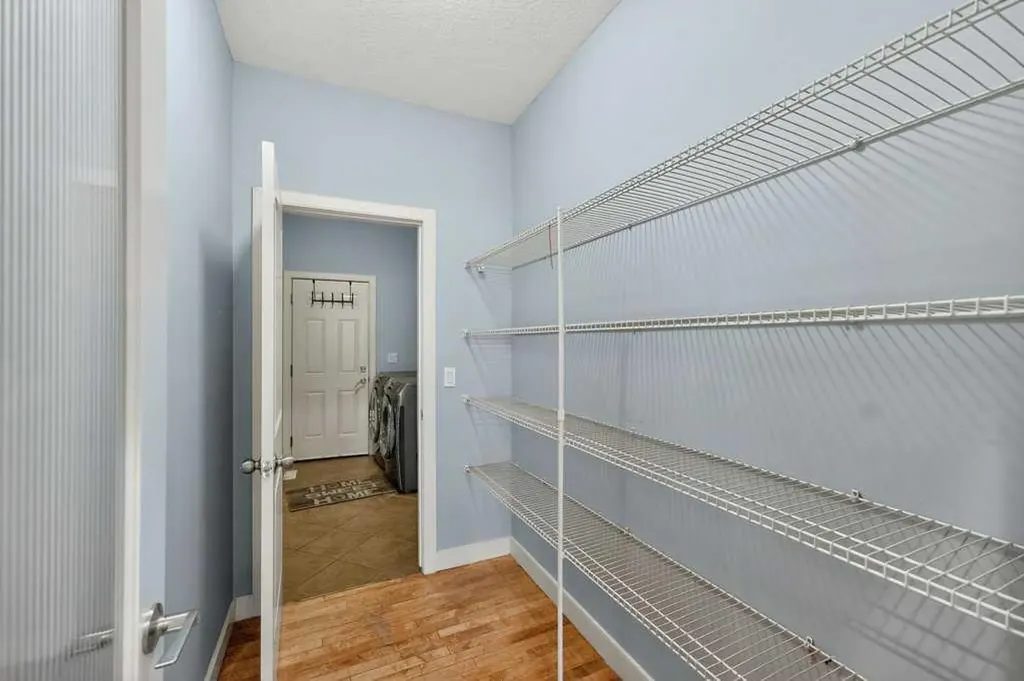 171 East Lakeview Court E Chestermere AB T1X1W2
