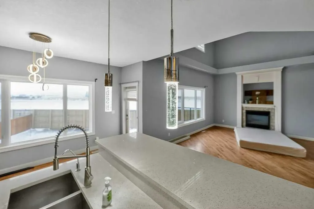 171 East Lakeview Court E Chestermere AB T1X1W2