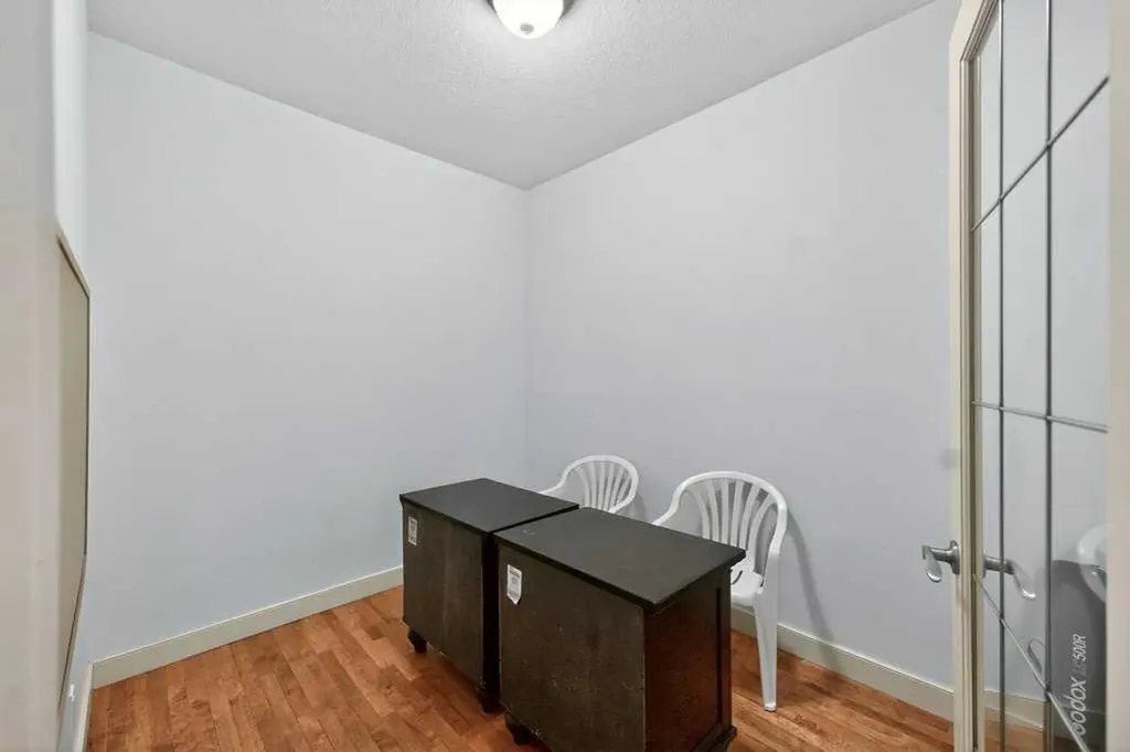 171 East Lakeview Court E Chestermere AB T1X1W2