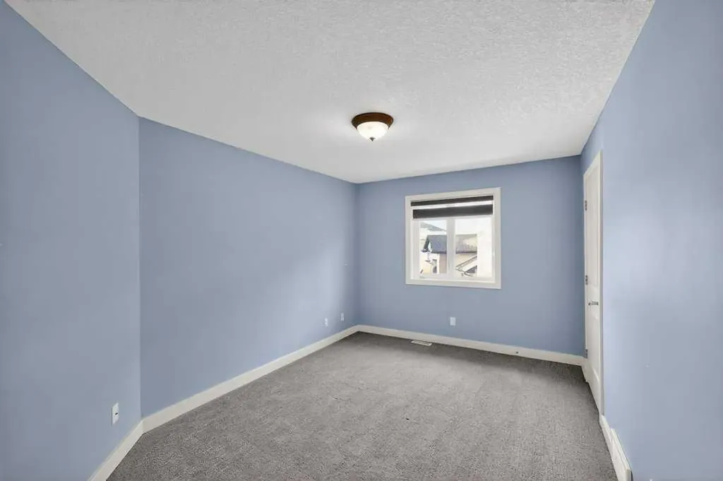 171 East Lakeview Court E Chestermere AB T1X1W2