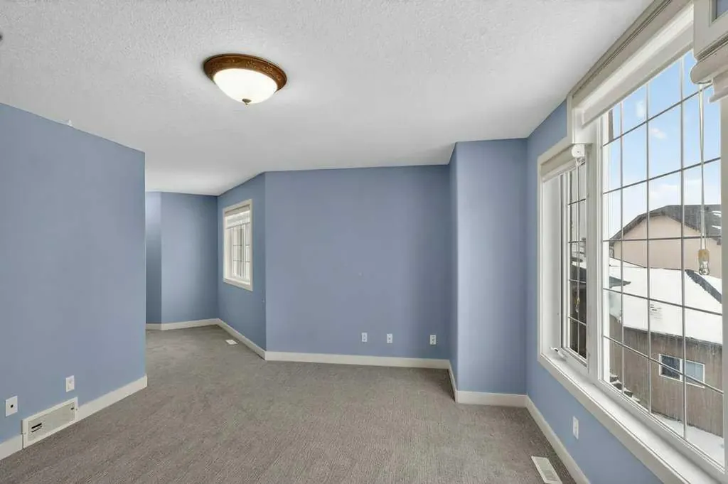 171 East Lakeview Court E Chestermere AB T1X1W2
