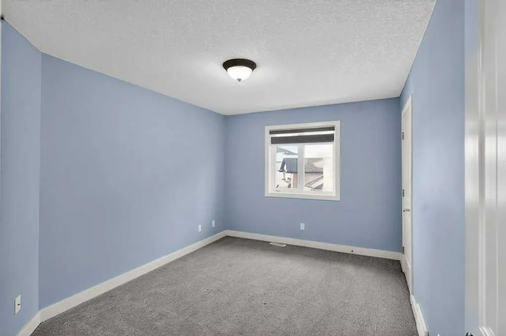 171 East Lakeview Court E Chestermere AB T1X1W2