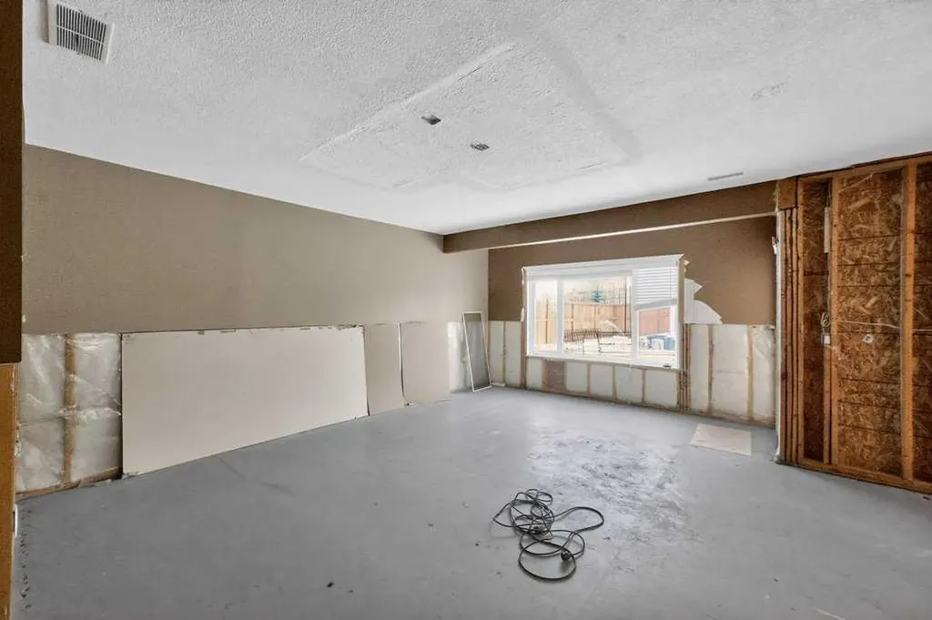 171 East Lakeview Court E Chestermere AB T1X1W2