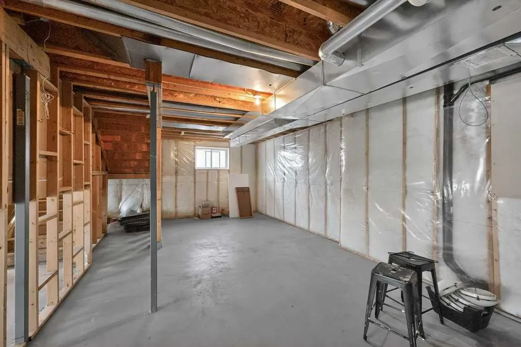 171 East Lakeview Court E Chestermere AB T1X1W2