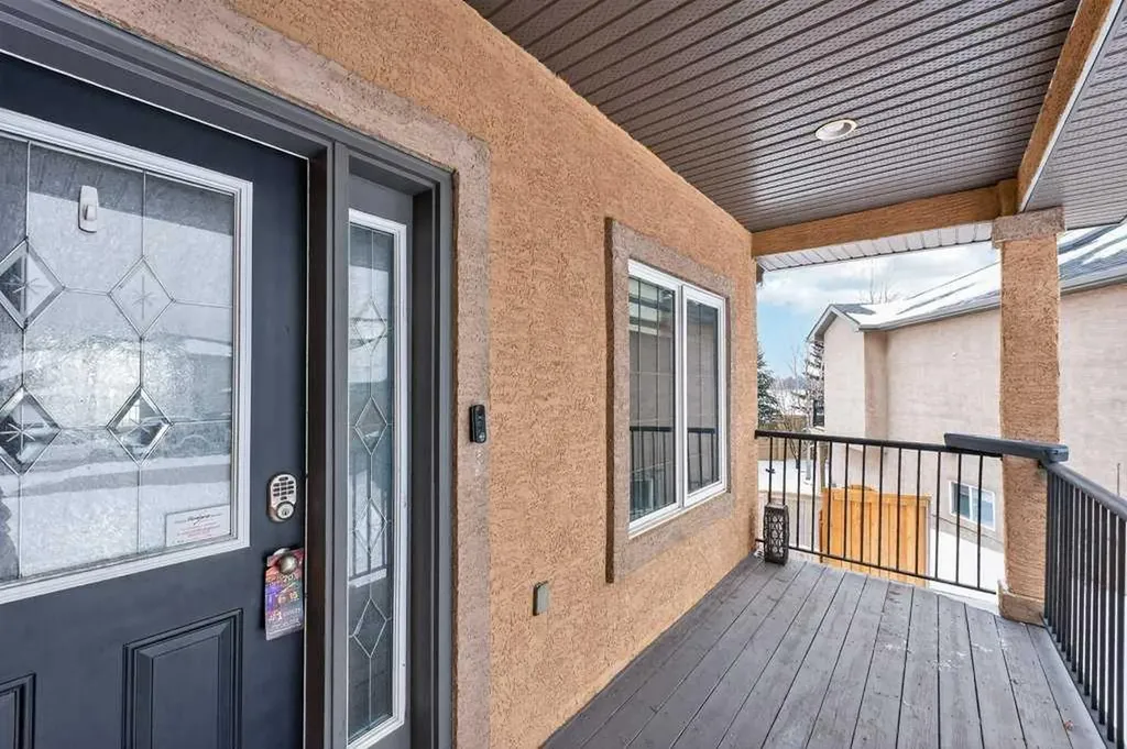 171 East Lakeview Court E Chestermere AB T1X1W2